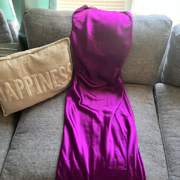 Zara - Picture 1 of 2